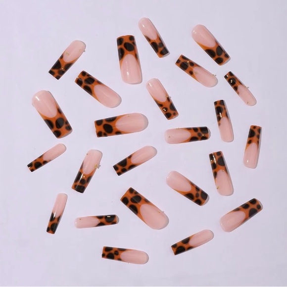 Leopard Colorblock Pattern Elegant Fake Nails with Nail File & Tape, 24pcs/set - Picture 4 of 6